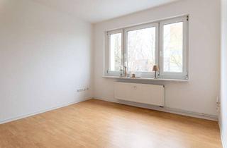 Wohnung mieten in E.-Weinert-Straße 40, 39218 Schönebeck, Einziehen und wohlfühlen! Schöne 2-Raum-Wohnung mit großer Terrasse zu vermieten.