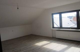 Wohnung mieten in Gräfenhäuser Str. 14, 64331 Weiterstadt, Attraktive 4 Zimmer Dachgeschoßwohnung in Weiterstadt-Schneppenhausen