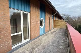 Wohnung mieten in Meldorfer Straße 184, 25746 Heide, renovierte 2 Zi Whg 61 m² mit neuer EBK und großer Dachterrasse in Heide