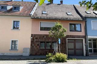 Haus kaufen in 95643 Tirschenreuth, Reihenmittelhaus mit Einliegerwohnung