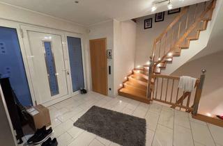 Einfamilienhaus kaufen in 44534 Lünen, Freistehendes Einfamilienhaus inklusive Doppelgarage, Garten mit Teich und Terasse