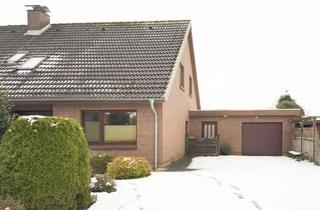 Haus kaufen in 24809 Nübbel, Dörfliche Idylle trifft Komfort – Familiendomizil in Nübbel