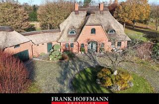 Haus kaufen in 24613 Aukrug, Stilvolles Reetdachhaus auf großzügigem Grundstück in Aukrug