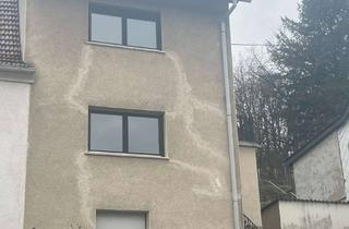 Haus kaufen in 66333 Völklingen, 1-Familienhaus in ruhiger Lage von Völklingen-Ludweiler zu verkaufen