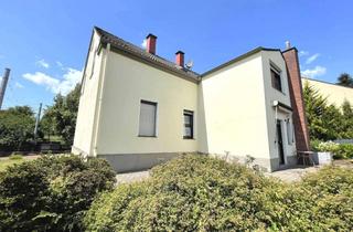 Grundstück zu kaufen in 45529 Hattingen, Zweifamilienhaus mit großem Grundstück in Hattingen-Winz-Baak – Platz für Ideen, Raum für Neues