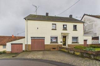 Einfamilienhaus kaufen in 66687 Wadern, Freistehendes Einfamilienhaus ca. 131m² mit 7 Zimmer, Garten und 2 Garagen. Viel Raum für Ihre Ideen