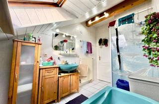 Wohnung kaufen in 76879 Ottersheim, Charmante Dachgeschosswohnung inkl. Balkon & Blick in die Natur in attraktiver Ortsrandlage!