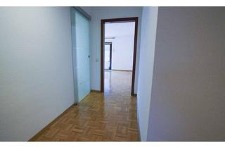 Wohnung kaufen in 72764 Reutlingen, Erdgeschosswohnung mit Süd-Terasse, Gartenteil und zwei Kellern