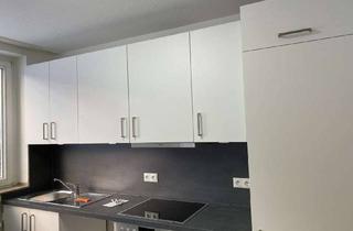 Wohnung mieten in Virchowstrasse 17, 57074 Siegen, Schicke Whg. im 2.OG. mit neuer Küche, renov., 3 Balkonen, Aufzug, Garage, neue Heizung 2024