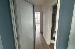 Wohnung mieten in Breslauer Straße 25, 27755 Düsternort, Helle 2-Zimmer Wohnung im 7. OG mit Balkon in Düsternort