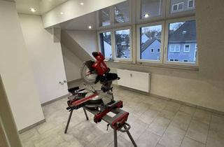 Wohnung mieten in Schloßstraße 64, 45355 Borbeck-Mitte, Modern sanierte 2-Zimmer-Dachgeschosswohnung in zentraler Lage
