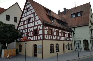 Wohnung mieten in Hauptstraße 32/I, 90537 Feucht, 3-Zimmer Stadtwohnung, 1.OG mit Flair — Wohnen im Denkmal —
