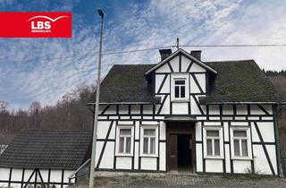 Einfamilienhaus kaufen in 57399 Kirchhundem, Großes Grundstück mit Einfamilienhaus – viel Raum für neue Ideen