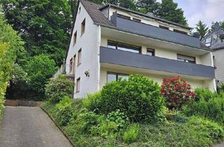 Haus kaufen in Esbergweg 38, 58509 Lüdenscheid, Lüdenscheid - Schönes MFH mit 3 vermieteten Wohnungen Lüdenscheid-Buckesfeld!!
