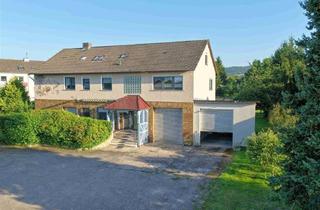 Haus kaufen in 37287 Wehretal, Wehretal - Viel Platz zum Wohnen und Arbeiten - Ein- bis Zweifamilienhaus in Reichensachsen