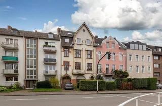 Mehrfamilienhaus kaufen in 47805 Krefeld, Krefeld - Mehrfamilienhaus mit Geschichte und besonderer Dachgeschosswohnung in Krefeld!