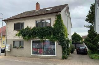 Haus kaufen in 68789 St. Leon-Rot, St. Leon-Rot - Vielseitiges 1-2 Familienhaus mit schönem Garten und großer Garage