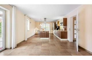 Einfamilienhaus kaufen in 35415 Pohlheim, Pohlheim - Stilvolles Einfamilienhaus mit Wintergarten, Terrasse und gehobener Ausstattung