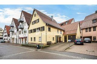 Haus kaufen in 75391 Gechingen, Gechingen - Zentral, ruhig & mit großen Nutzflächen in Gechingen: EFH mit ELW, Nebengebäude & 2 Garagen