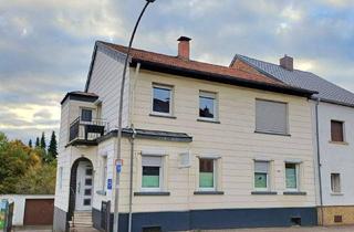 Haus kaufen in 66386 St. Ingbert, Sankt Ingbert - Wohnen und Arbeiten möglich! Praxis und Wohnung, Toreinfahrt, Garage, Stellplätzen, Garten und Terrasse, in St. Ingbert-Rohrbach