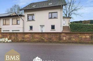 Haus kaufen in 54675 Lahr, Lahr - Großes Wohnhaus mit Garagen und Garten !