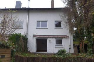 Haus kaufen in 64297 Darmstadt, Darmstadt / Eberstadt - Renovierungsbedürftiges Juwel im Split-Level-Stil - Reihenendhaus mit großem Garten in Toplage