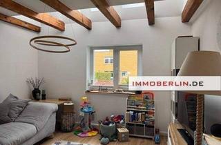 Doppelhaushälfte kaufen in 12683 Berlin, Mehrfamilienhaus, Wohnhaus in Berlin