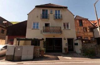 Haus kaufen in Bocksbeutelstr. 30, 97332 Volkach, Volkach - Zweifamilienwohnhaus mit viel Wohnraum im Herzen Escherndorfs