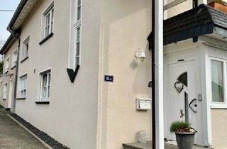 Einfamilienhaus kaufen in 54687 Arzfeld, Arzfeld - Großzügiges Einfamilienhaus mit fünf Schlafzimmern, lichtdurchflutetem Wohnambiente und gepflegtem Garten - ideal für Familien
