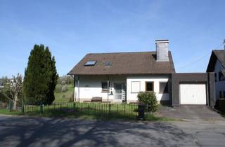 Haus kaufen in 57339 Erndtebrück, Erndtebrück - Großzügiges Zweifamilienhaus mit Garten und Garage in Erndtebrück