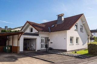 Haus kaufen in 59846 Sundern, Sundern - Schönes Zweifamilienhaus in gefragter Lage von Sundern!