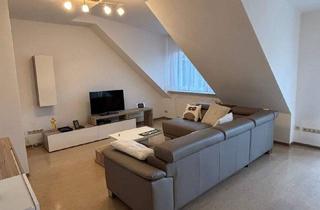 Wohnung kaufen in 97318 Kitzingen, Kitzingen - Moderne 3-Zimmer-DG-Wohnung mit Balkon & Weitblick - ruhige Lage in Kitzingen (sofort bezugsfrei)