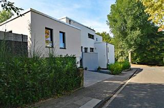 Haus kaufen in 45133 Essen, Essen - Welcome Home in Bredeney! Neuwertiges, stylisches Zuhause mit Doppelgarage & Einliegerwohnung