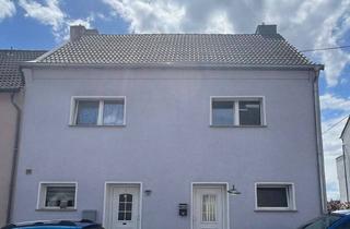 Haus kaufen in 66333 Völklingen, Völklingen - Vermietetes 2-Familienhaus mit 2 getrennten Wohneinheiten in Völklingen-Ludweiler zu verkaufen
