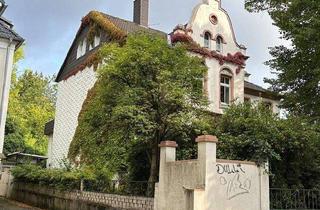 Haus kaufen in 58509 Lüdenscheid, Lüdenscheid - Flexibel nutzbares Zweifamilienhaus im Villenstil mit Wintergarten, BalkonLoggia und uneinsehbarem Garten in der Parkstraße mit Altlasten