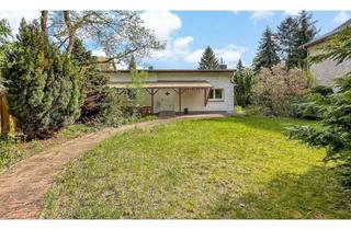Einfamilienhaus kaufen in 12623 Berlin, Berlin - Bungalow mit Waldblick in bester grüner Lage - Mahlsdorf SÜD
