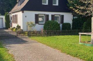 Einfamilienhaus kaufen in 47800 Krefeld, Krefeld - Einfamilienhaus mit Potenzial auf sonnigem Traumgrundstück mit Südwestlage