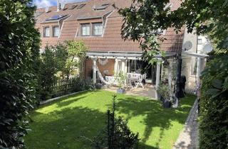 Haus kaufen in 51503 Rösrath, Rösrath - Attraktives Reihenendhaus mit Einliegerwohnung, Garten & Carport - Viel Platz für Familie & mehr