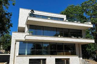 Wohnung kaufen in Am Großen Wannsee, 14109 Berlin, Berlin - Designer Wohnung in erster Wasserlinie Am Großen Wannsee auf privatem Parkgrundstück