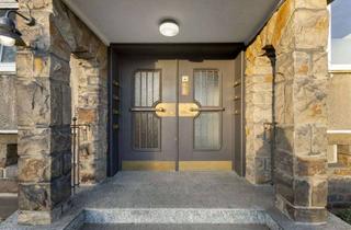 Wohnung kaufen in 45136 Huttrop, Wohnen mit Komfort: 2,5-Zimmer-Etagenwohnung mit Balkon, Garage und modernem Ambiente