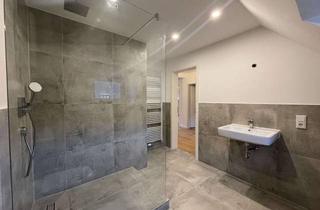 Wohnung mieten in Schorlemerstraße, 40545 Oberkassel, OBK ! Sanierte 3-Zi-Whg mit Balkon