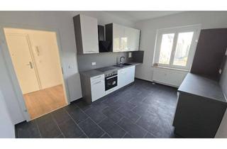 Wohnung mieten in Ernst-Schneller-Platz 14, 08058 Zwickau, + + + Top sanierte 2-Zimmer Wohnung mit Balkon und EBK + + +