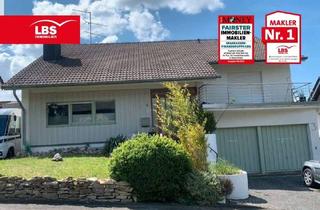 Haus kaufen in 33184 Altenbeken, Wohntraum mit Weitblick – Haus mit flexiblem Nutzungskonzept