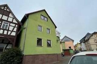 Haus kaufen in 35463 Fernwald, Großes Zweifamilienhaus mit Ausbaureserve in zentraler Ortskernlage von Fernwald - Albach