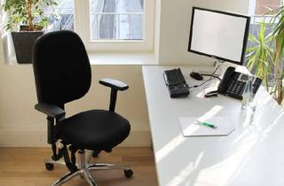 Büro zu mieten in 22303 Winterhude, Büro und Schreibtische auf heller, geräumiger Fläche - All-in-Miete