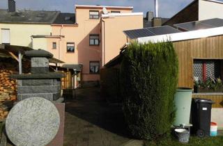 Haus kaufen in 08233 Treuen, Saniertes und schnell beziehbares 1-2-Familienhaus mit moderner Haustechnik und Nebengelass in ruhiger Stadtlage von Treuen zu verkaufen!