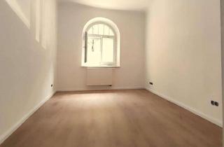 Wohnung mieten in Schwabenstraße, 90459 Nürnberg, *** Neu sanierte 2-Zimmer-Altbauwohung mit Balkon ***