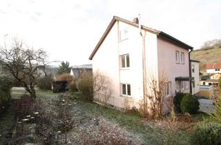 Doppelhaushälfte kaufen in 97980 Bad Mergentheim, Sanierte Doppelhaushälfte mit großem Garten