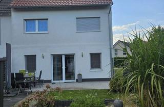 Haus kaufen in Unterm Gänsbrückel, 67105 Schifferstadt, Elegantes Reihenmittelhaus (6 Zi.) in Schifferstadt mit 2 Stellplätzen, Erstbezug 2015