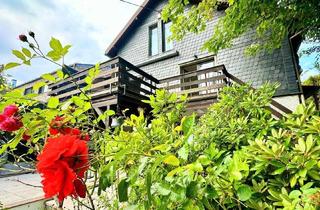 Einfamilienhaus kaufen in 42349 Wuppertal, Wuppertal - Freistehendes Einfamilienhaus mit Garage, Stellplatz & großem Garten - Ihr neues Wohlfühl-Zuhause!